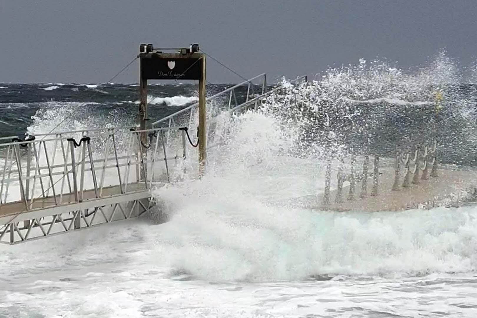 Bad weather conditions - Bad weather conditions - 12