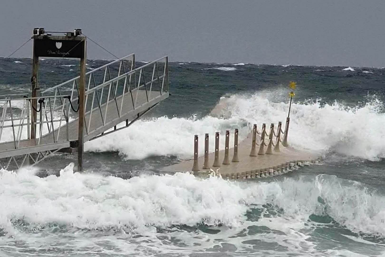 Bad weather conditions - Bad weather conditions - 13