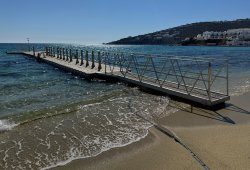 &Pi;&lambda;&omega;&tau;ή &epsilon;&xi;έ&delta;&rho;&alpha; &gamma;&iota;&alpha; &tau;&omicron; &xi;&epsilon;&nu;&omicron;&delta;&omicron;&chi;&epsilon;ί&omicron; Branco Mykonos - 2