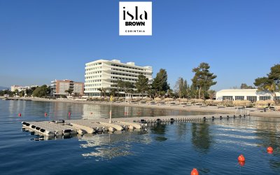 Πλωτή εξέδρα για την Isla Brown Corinthia