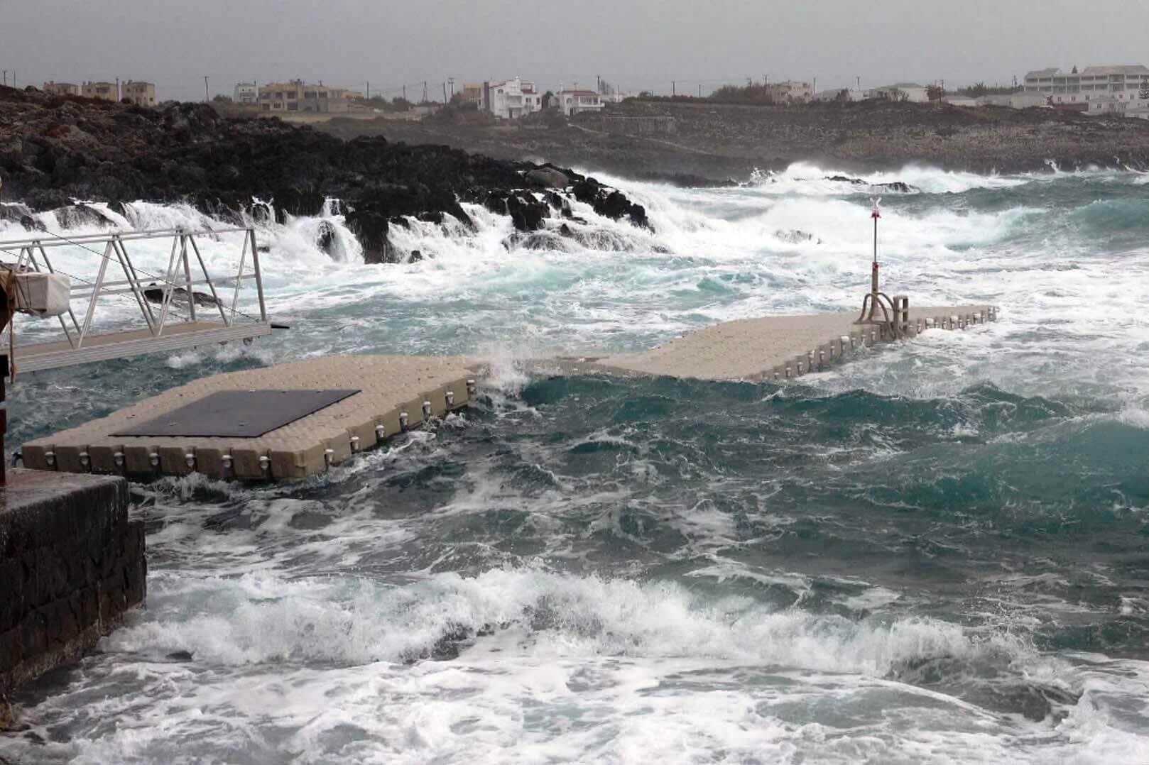 Bad weather conditions - Bad weather conditions - 11