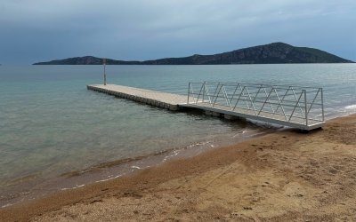 Πλωτή εξέδρα στη Μεσσηνία