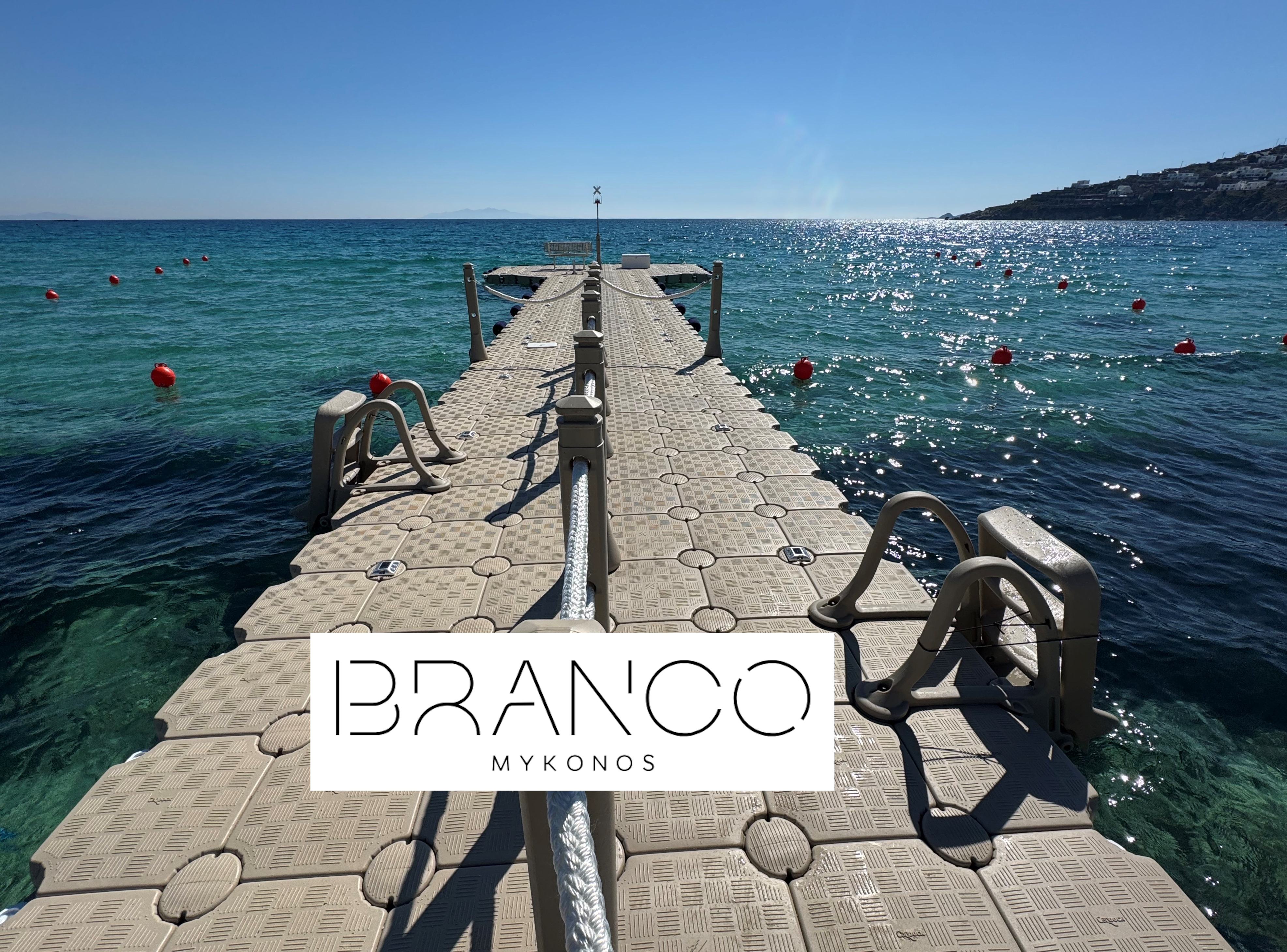 &Pi;&lambda;&omega;&tau;ή &epsilon;&xi;έ&delta;&rho;&alpha; &gamma;&iota;&alpha; &tau;&omicron; &xi;&epsilon;&nu;&omicron;&delta;&omicron;&chi;&epsilon;ί&omicron; Branco Mykonos